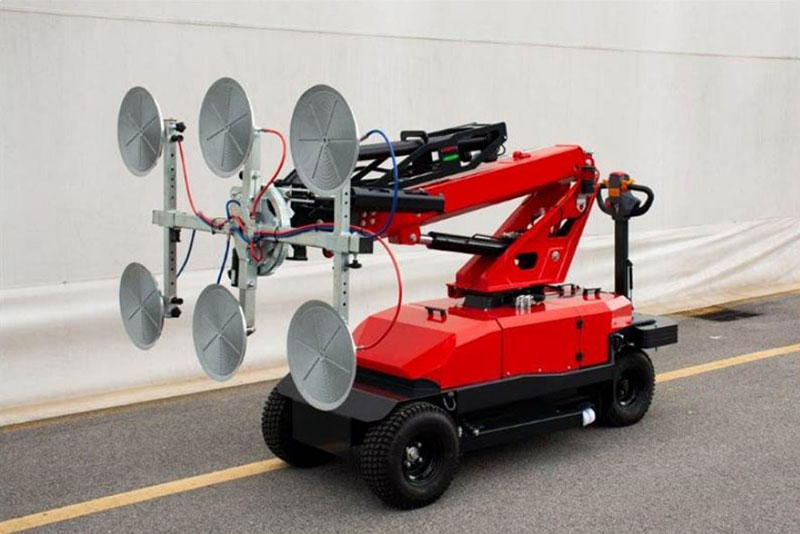 LEVO SRL: Levo presenta UNIC UM445 e ORION L-MILLE 2 ORION L-MILLE (1000 kg) da INTERNO